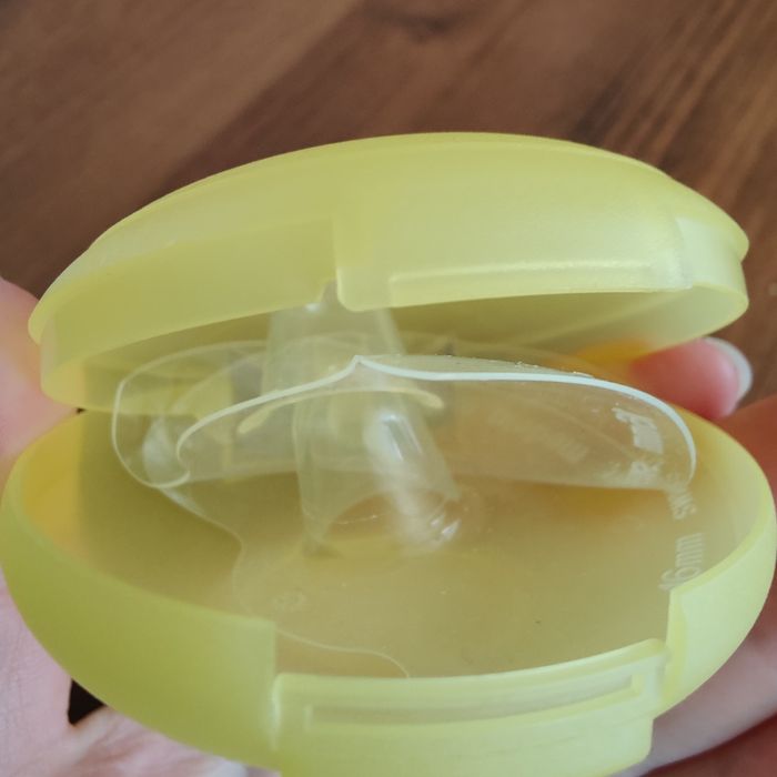 Накладки на груди medela силіконові