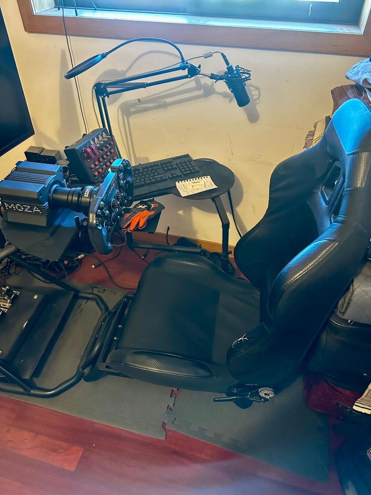 Conjunto de simracing com VR