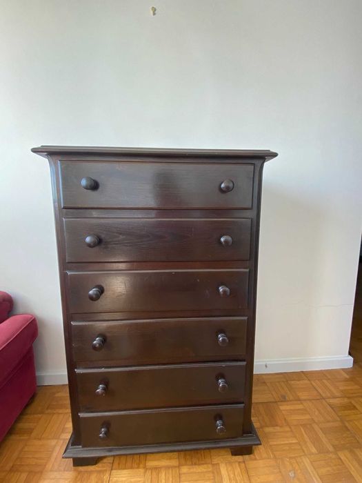 Armário, escrivaninha e camiseiro alto