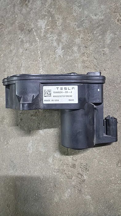 Моторчик паркінгу для Tesla Model 3/Y