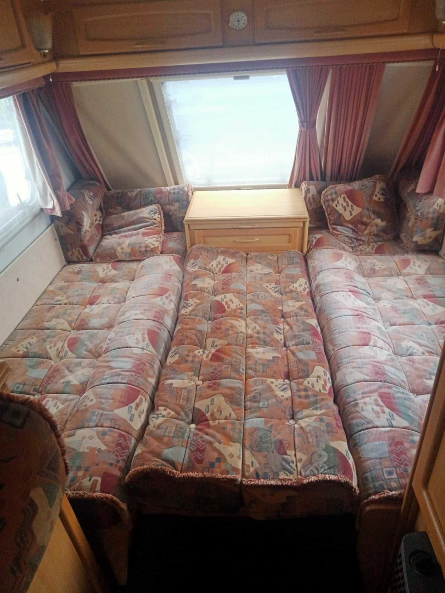 Przyczepa Kempingowa zarej  4 os, z toaletą i prysznicem przedsionkiem