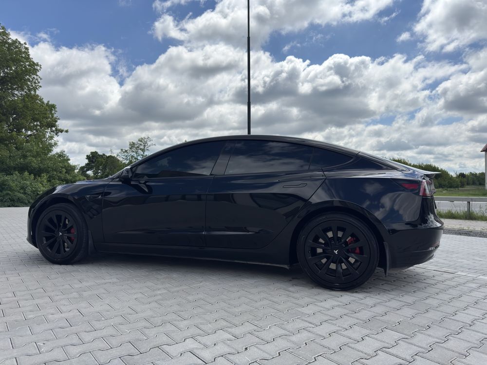 Tesla Model 3 Rear-Wheel Drive