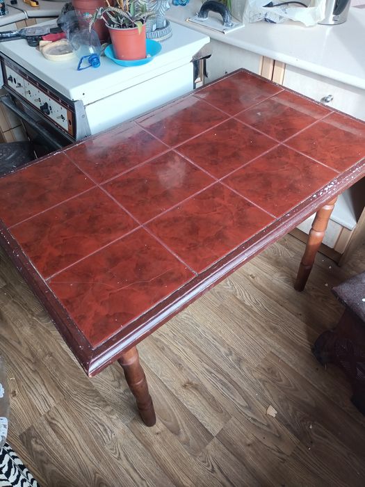 Продам стіл кухонний