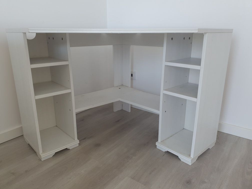 secretaria de canto, praticamente nova