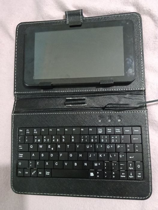 Vendo tablet novo com teclado