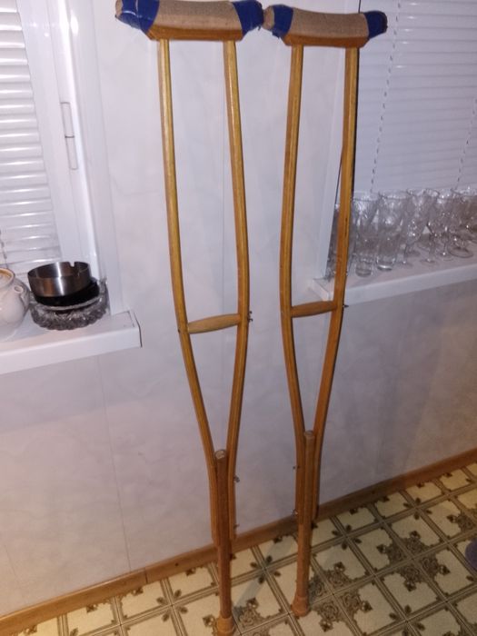 Продам деревянные костыли