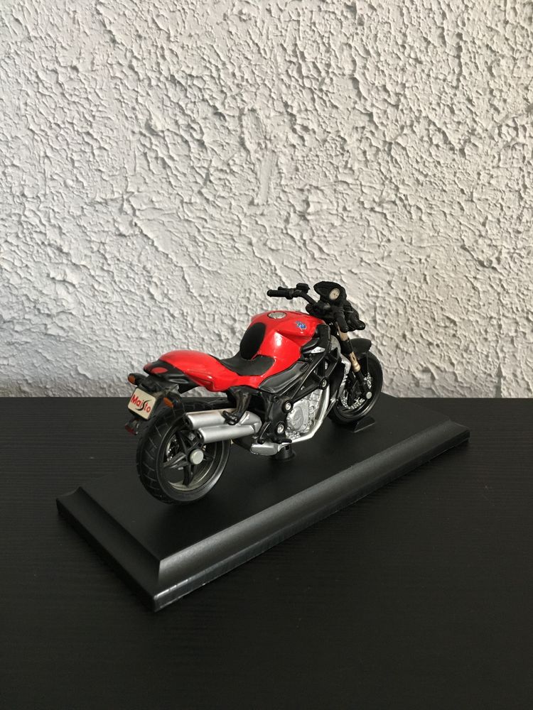 model motocykla MV AGUSTA Brutales kolekcja Kolekcjonerski maisto