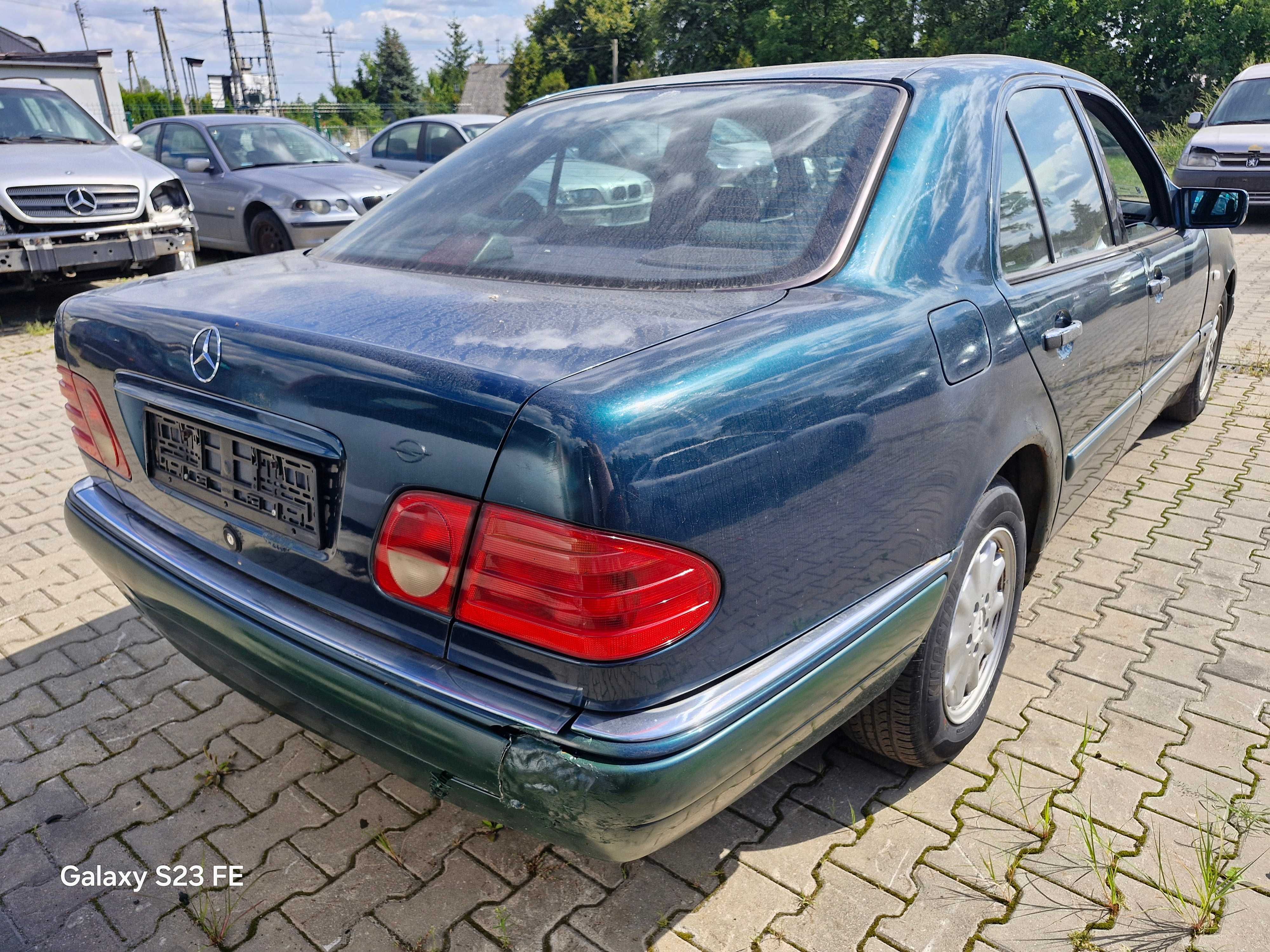 Mercedes-Benz E-Klass W210 2.2 diesel 95KM w całości na części #532