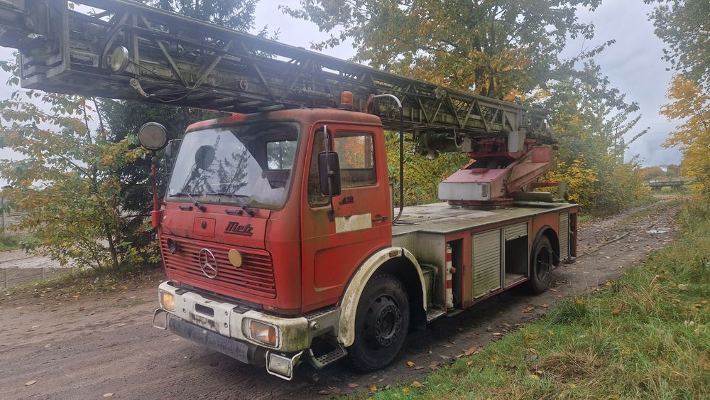 Mercedes 1419 drabina Strażacka.  1981r v6 190ps