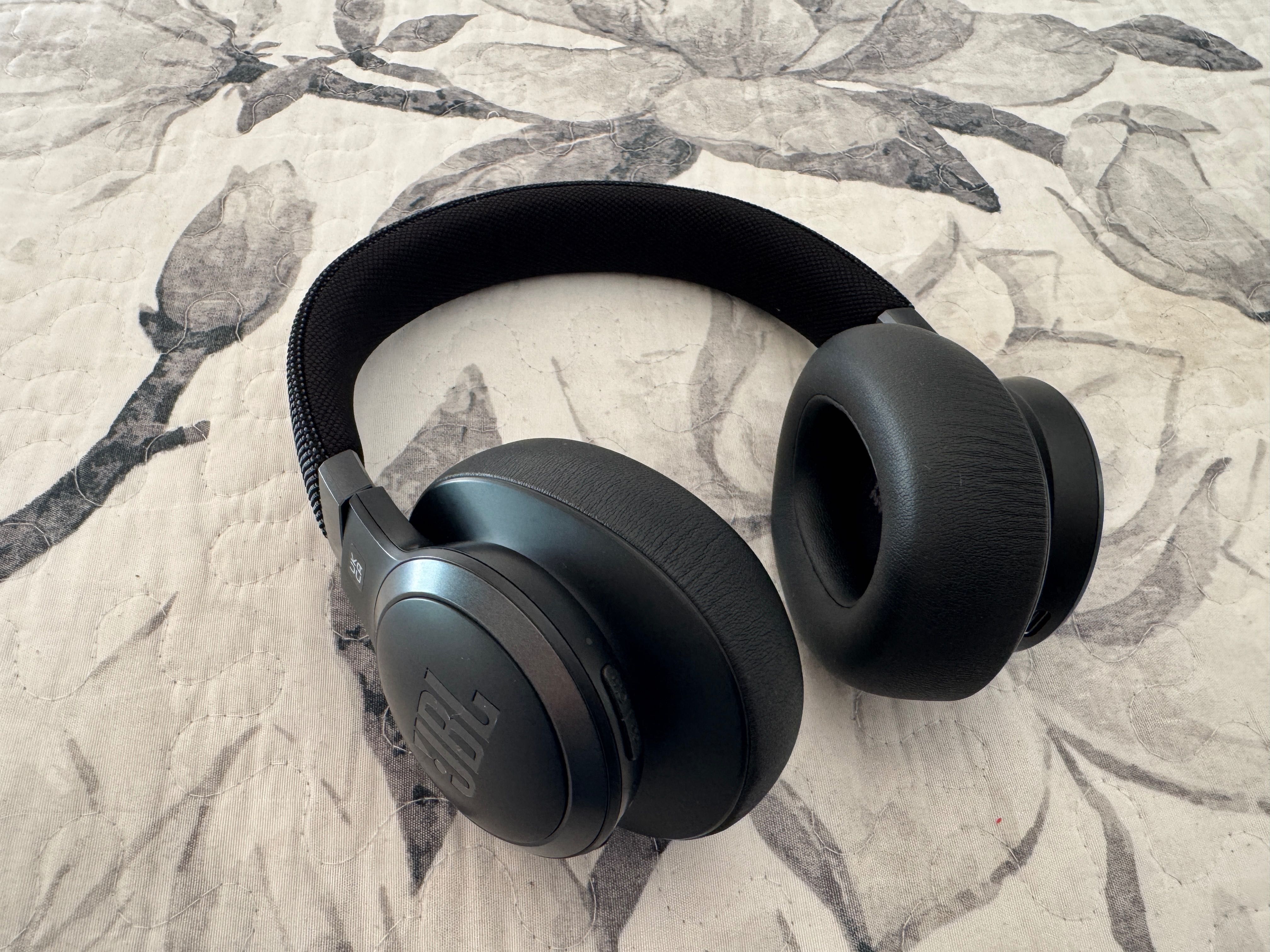 JBL Live 660NC Wireless Over-Ear
Headphone