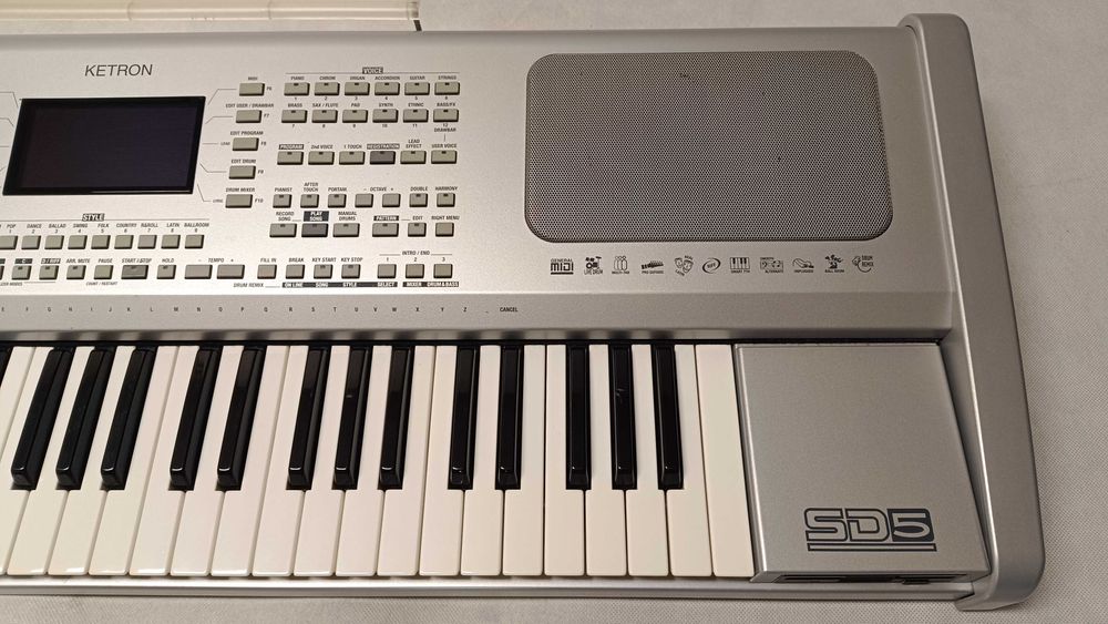 Ketron SD-5 keyboard