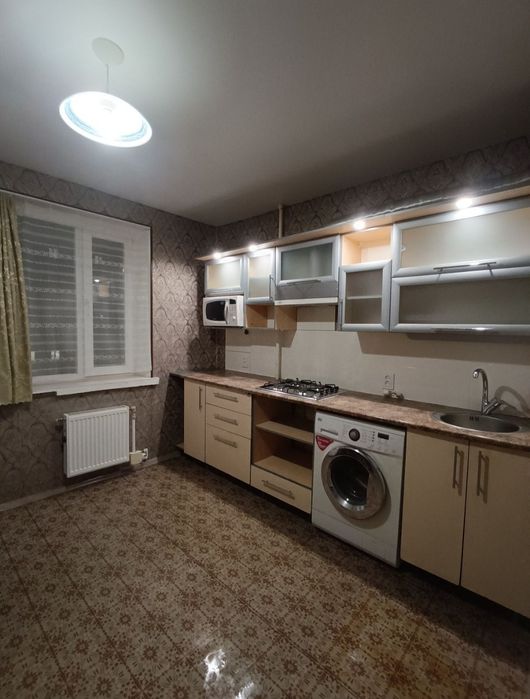 Власник Аренда 2к.кв Жадова Державності