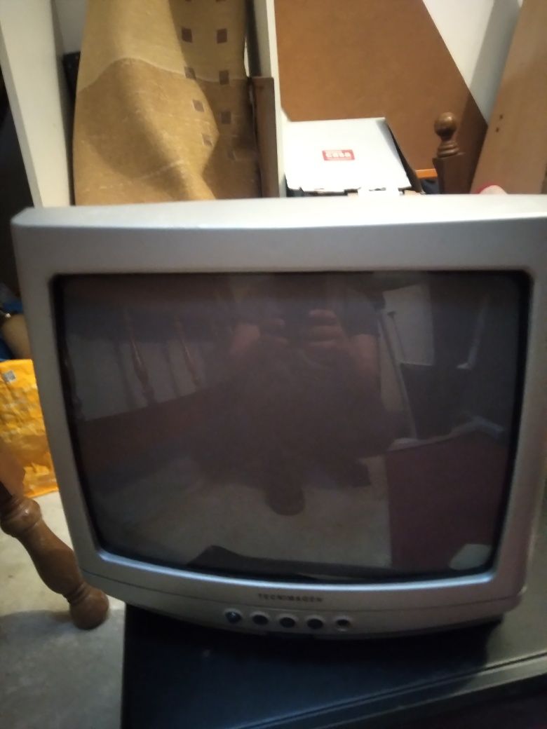 Vendo televisão .em bom estado