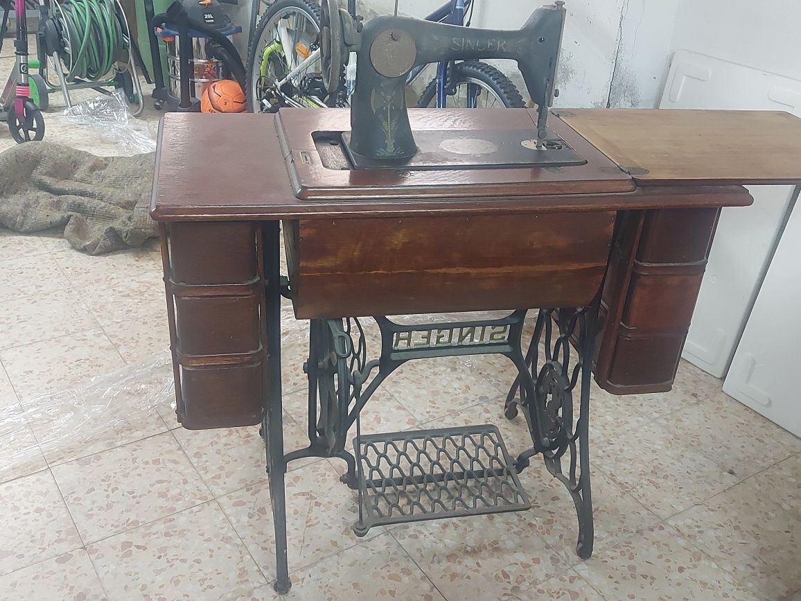 Maquina de Costura Singer (antiga)