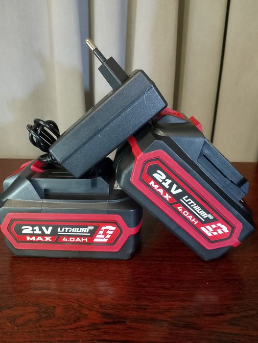 Комплект з двох батарей.