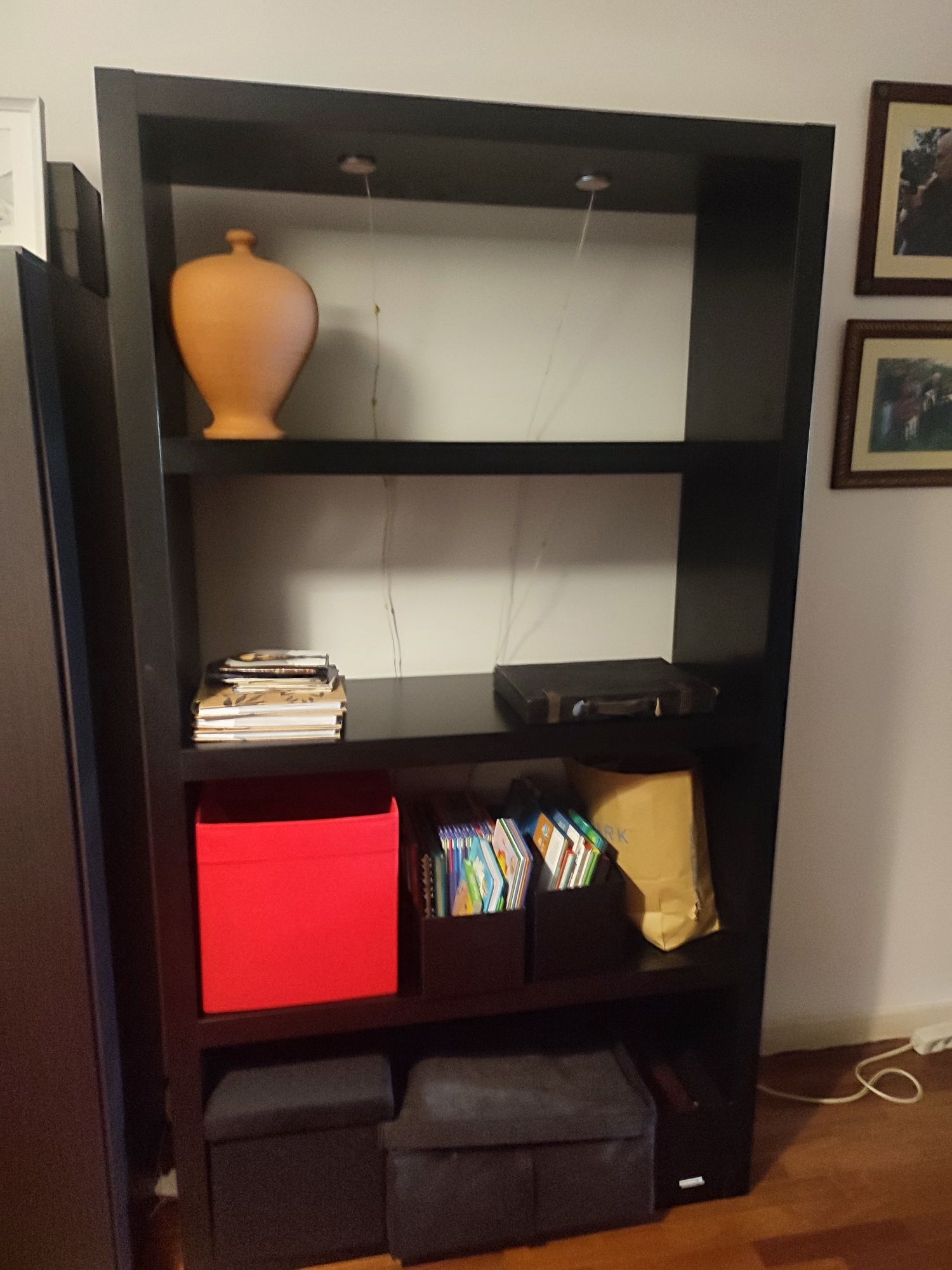 Estante IKEA preto
