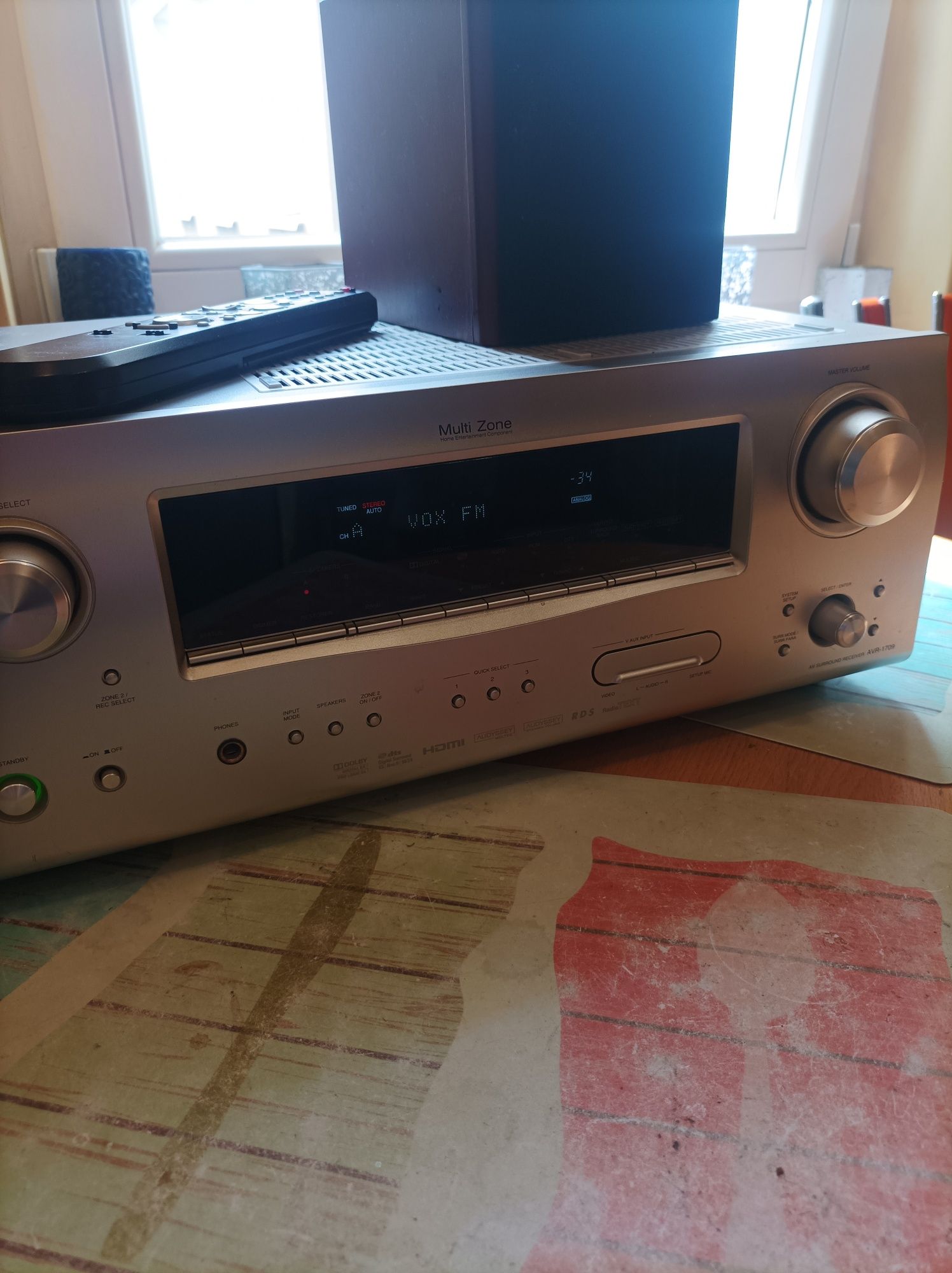 Amplituner DENON AVR-1709 7.1 HDMI, pilot