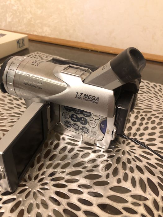 Відеокамера Panasonic nv-gs70