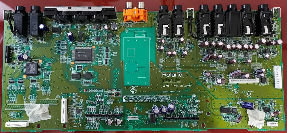 Roland Fantom X-6. Venda de peças.