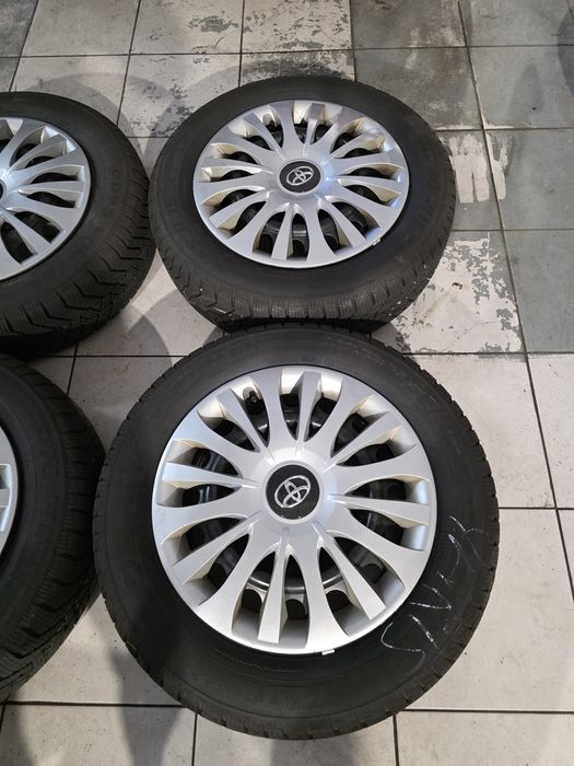 Felgi Stalowe Toyota Yaris 4x100 do24 Opony Zimowe 175/55r15