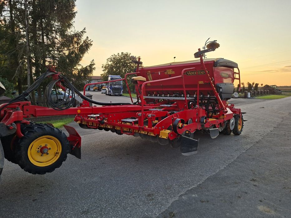 Vaderstad Rapid 300C, 2021r, 455ha, podsiewacz nawozu