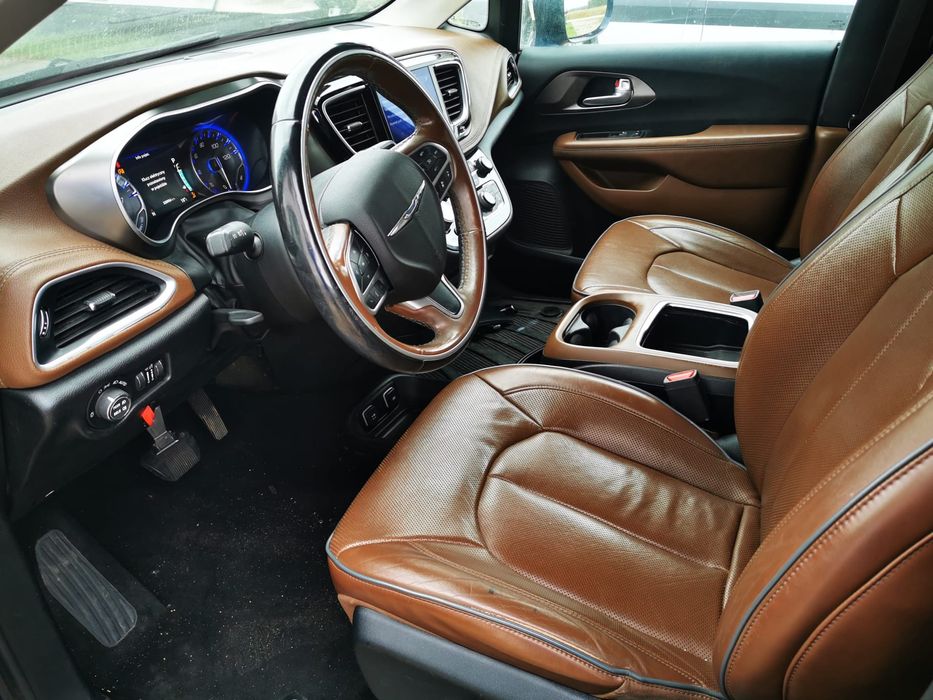 Chrysler Pacifica 2017 Limited – 8-osobowa wersja, bogate
