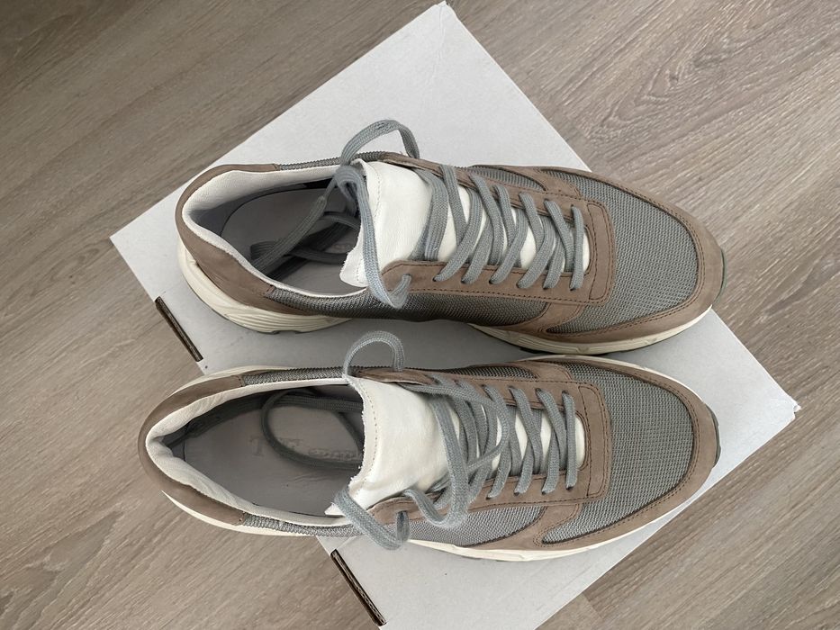 Кросівки 42 розмір