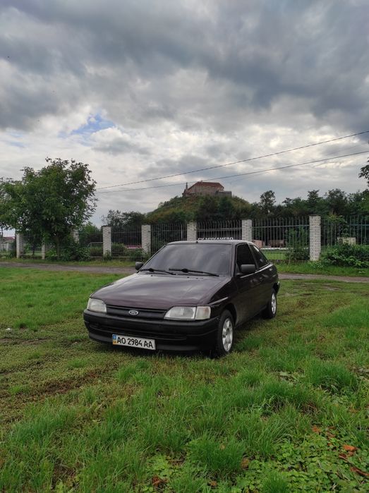 Ford escort 1.4 бензин