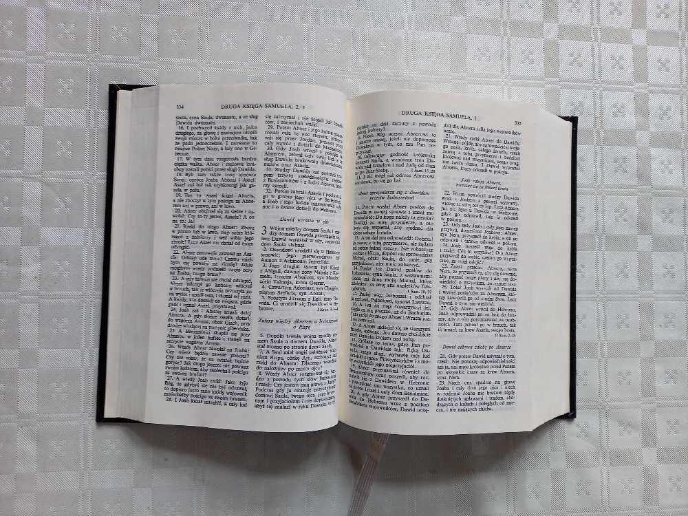 Pismo Święte Biblia Warszawska 1992 r mały format twarda okładka