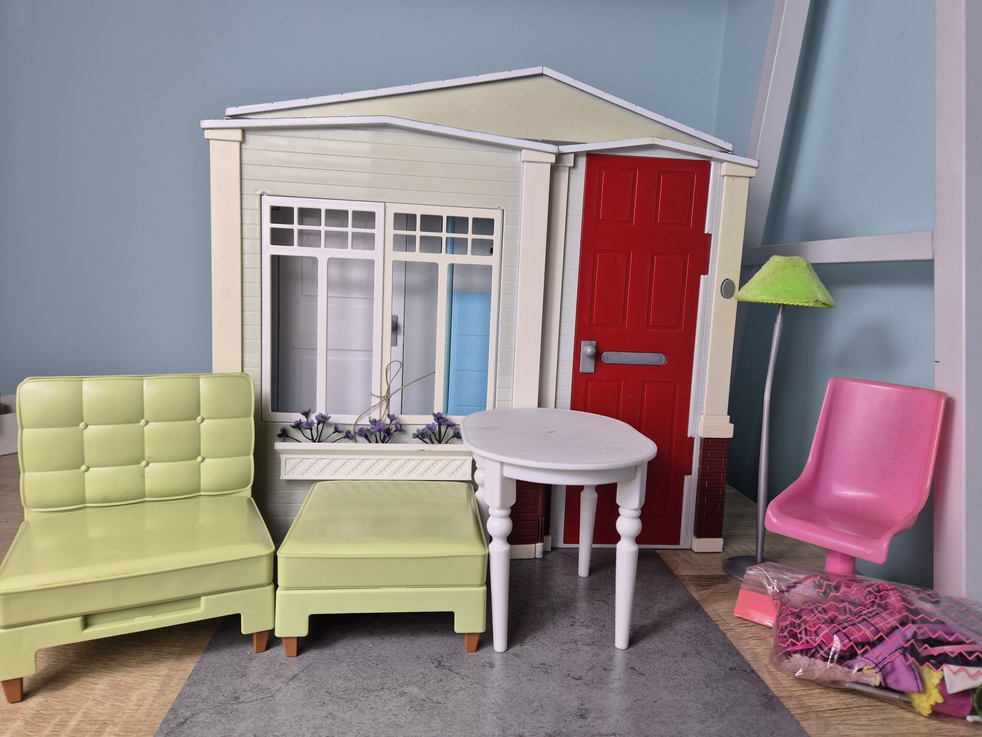 Domek dla Barbie dom totally real house 2006 chatka diorama