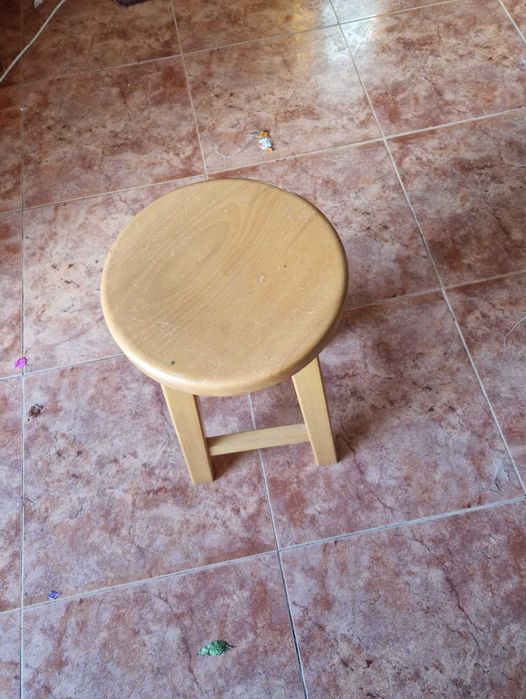 Banco de madeira maciça