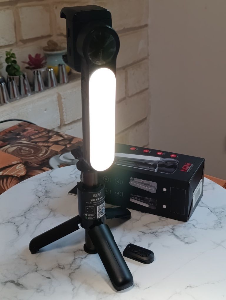 Продам стабилизатор для телефона Gimbal L09