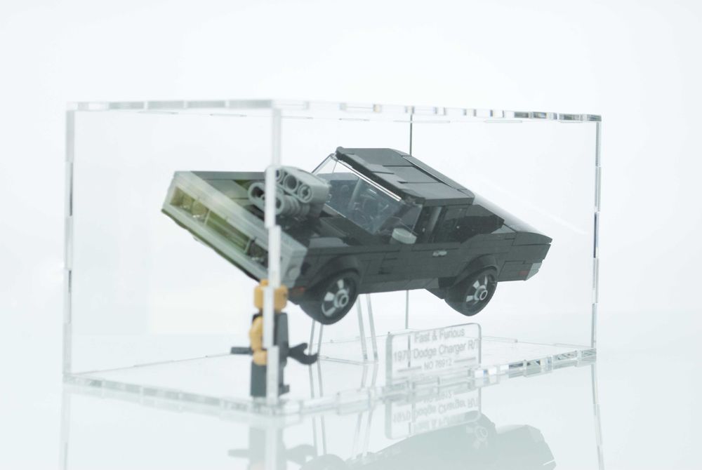 Pudełko Stojak Gablotka na klocki LEGO SPEED chroni przed kurzem i UV