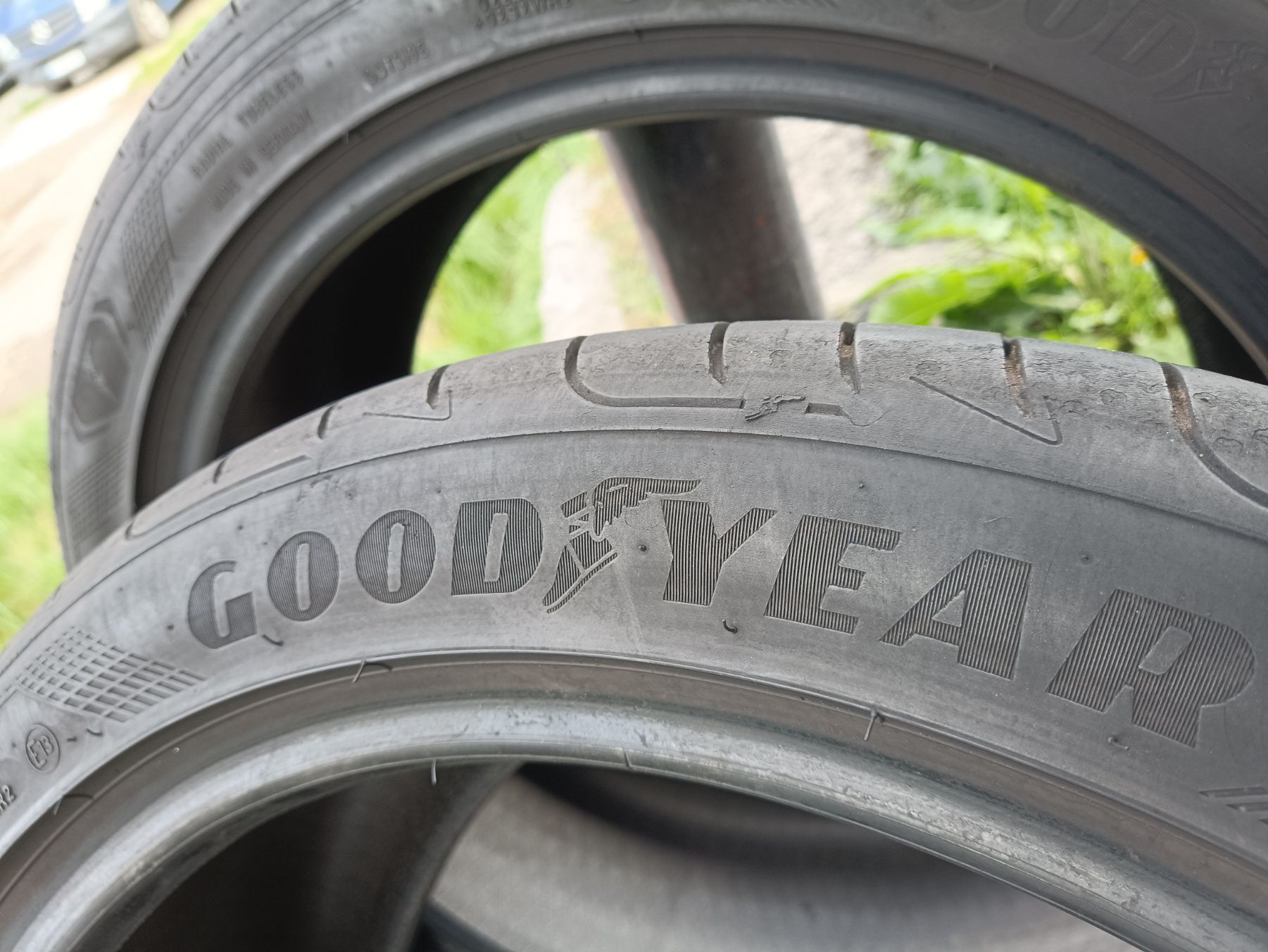 Літні шини GOODYEAR 255/40 R19 резина Р19