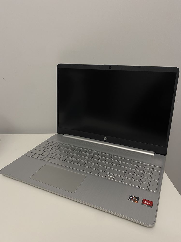 Laptop HP 15s Ryzen 7-5700U/16GB/512GB SSD/Win11