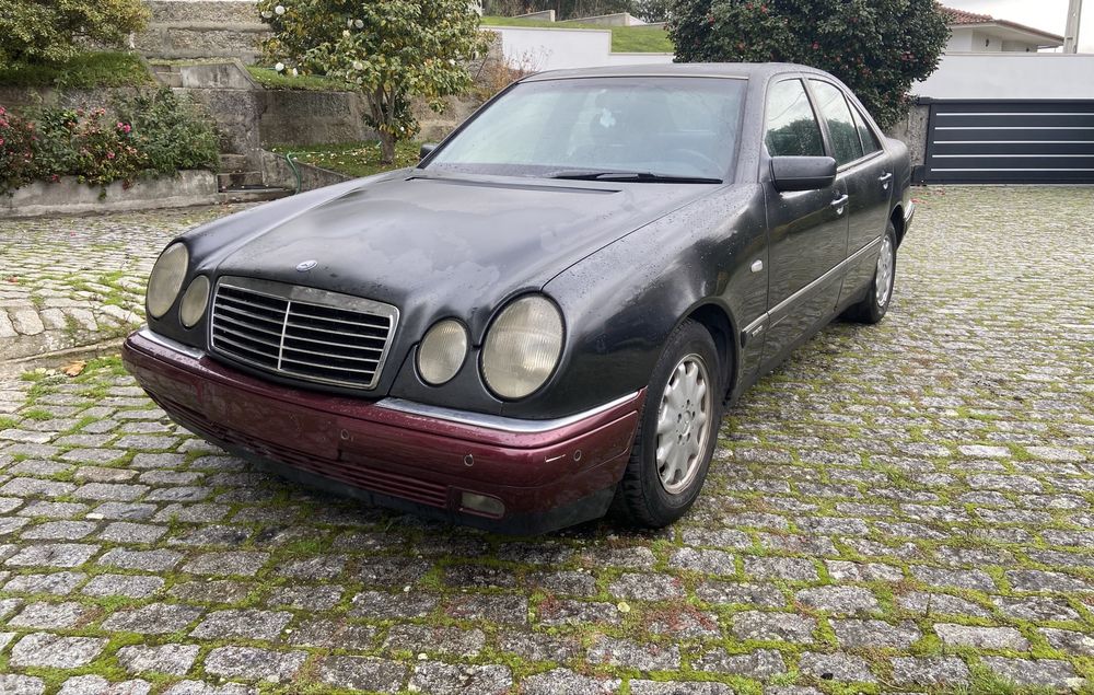 Mercedes-Benz E220 W210