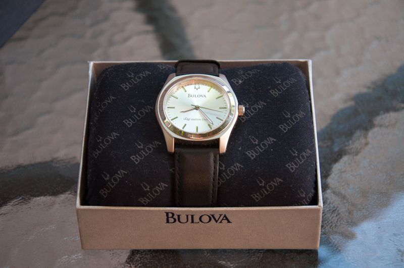 Bulova (класичний годинник)