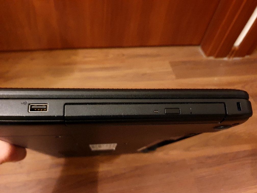 17' cali - Dell Inspiron 3737