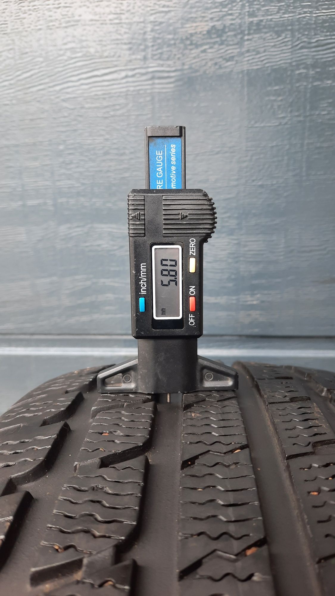 Kumho 205/55 R17 I'ZEN KW 27