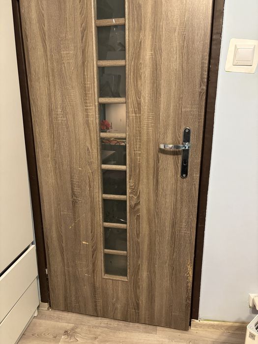 Drzwi 80 lewe z klamkami