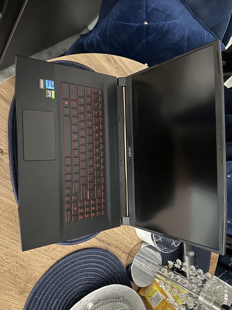 Sprzedam laptopa MSI KATANA GF76 11UE