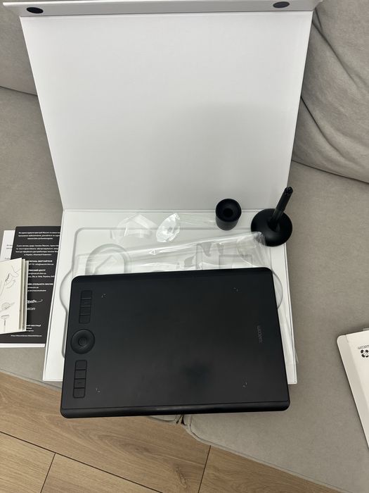 Графічний планшет Wacom Intuos Pro M (PTH-660-N)