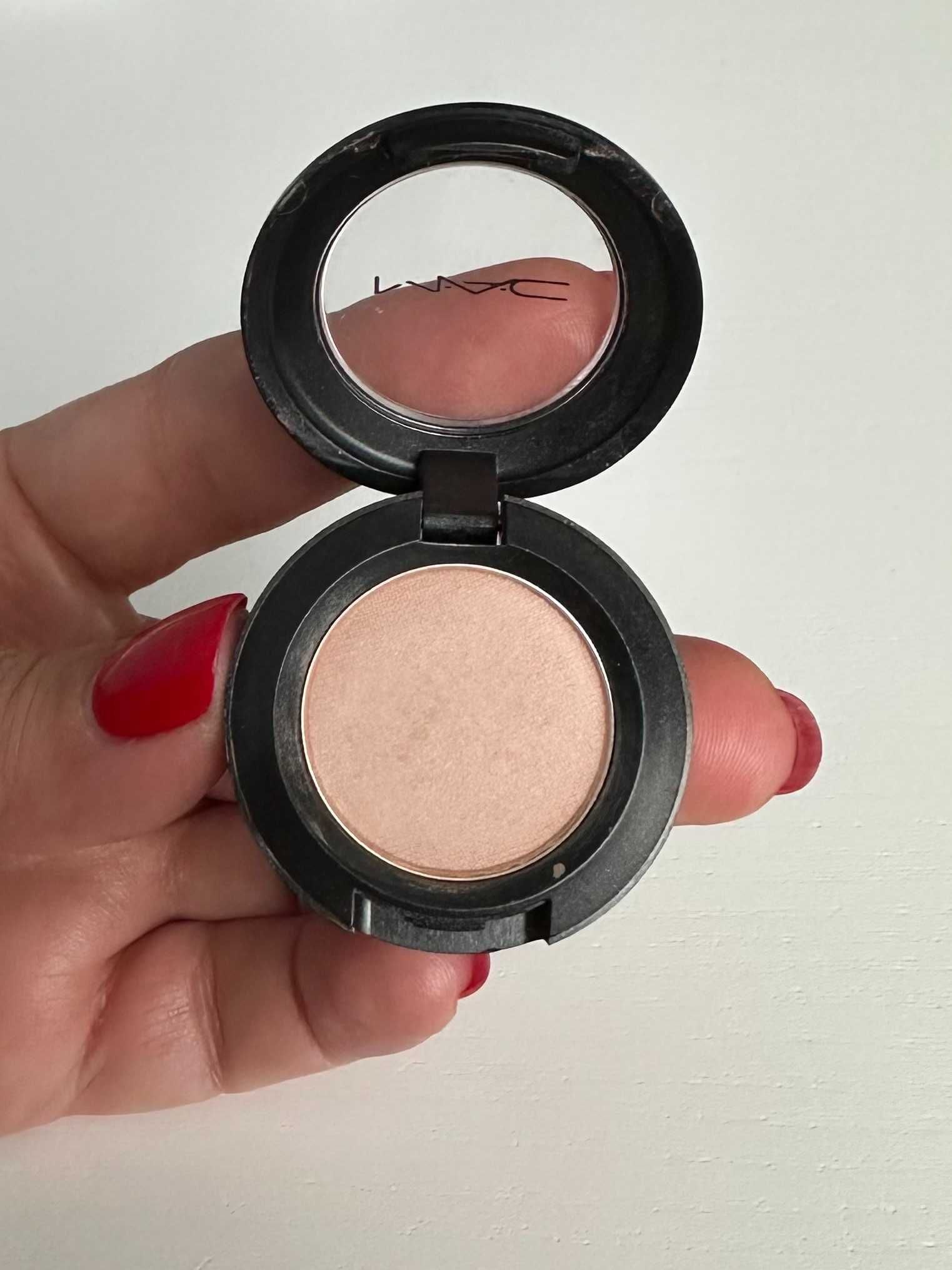 Cień do oczu MAC Grain Satin