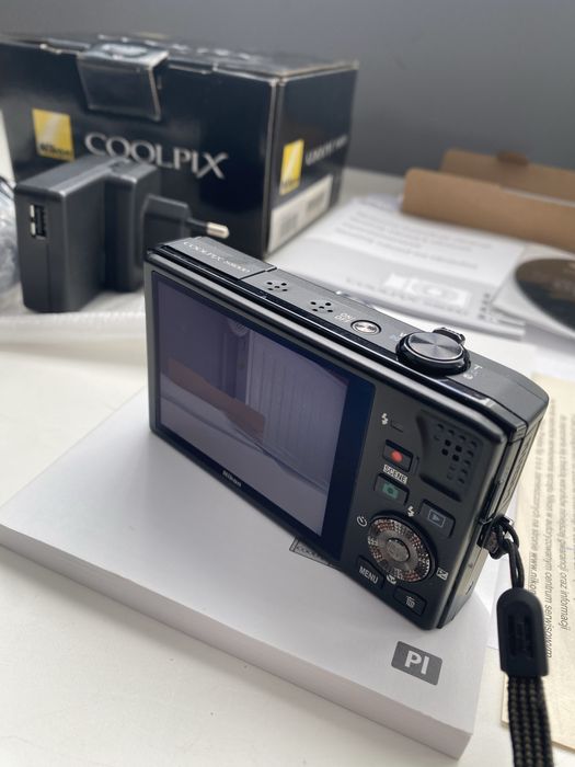 Nikon coolpix s8000