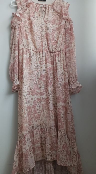 Sukienka z długim rękawem