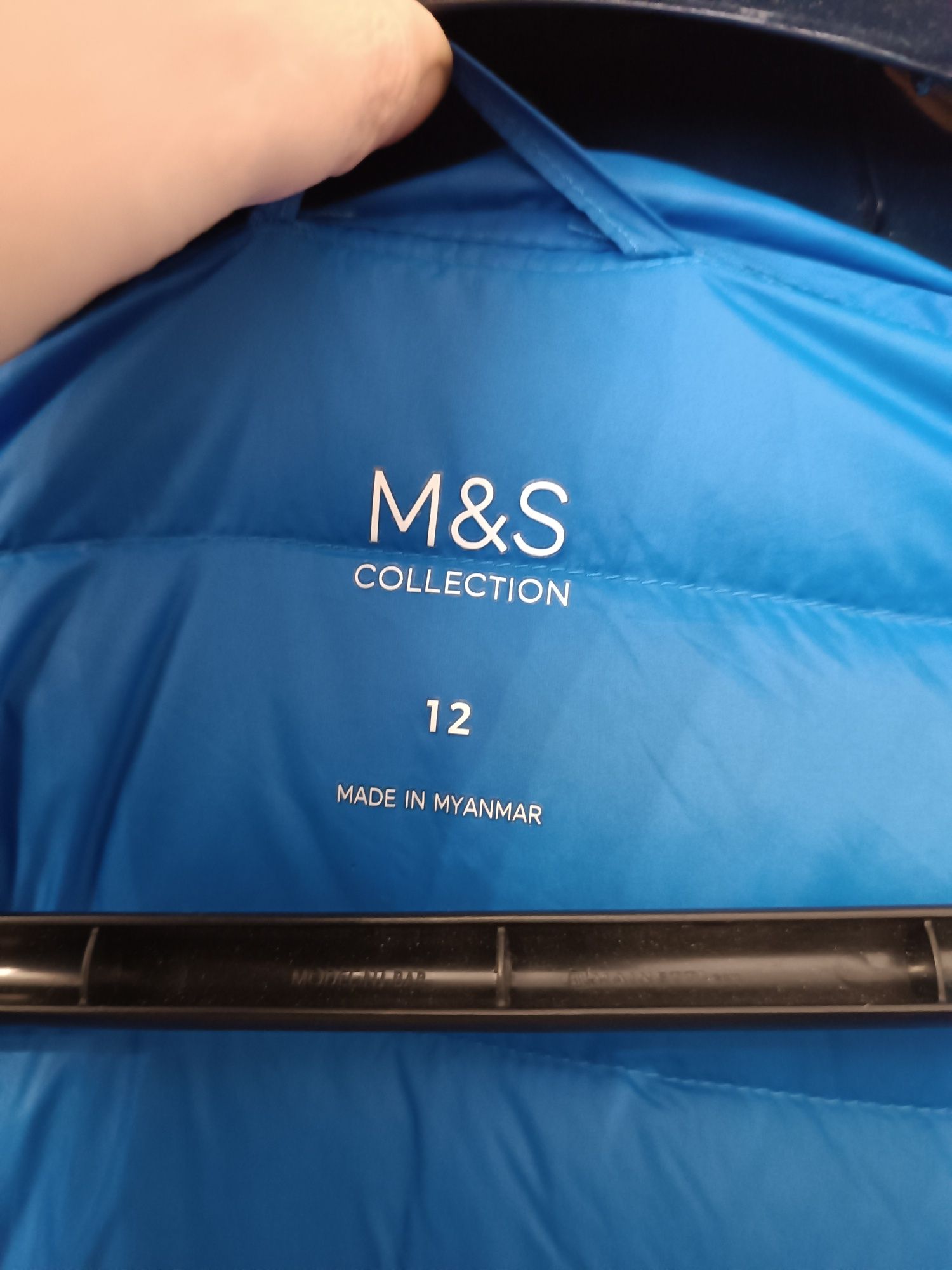 Легкий пуховик від M&S collection