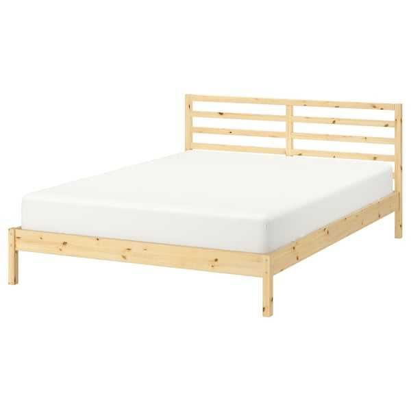 Cama casal Tarva IKEA com estrado