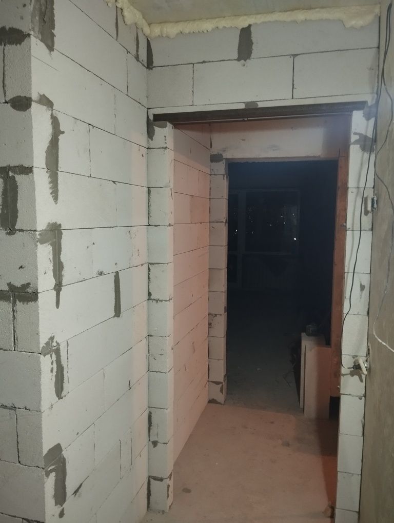 Кладка газоблока під лазер та демонтаж