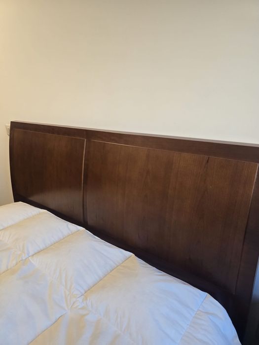 Cama de casal em cerejeira