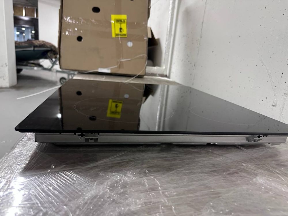 Склокерамічна варильна поверхня Bosch PKE611D17E